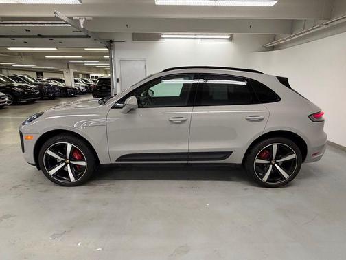 Chalk 2023 Porsche Macan Macan S