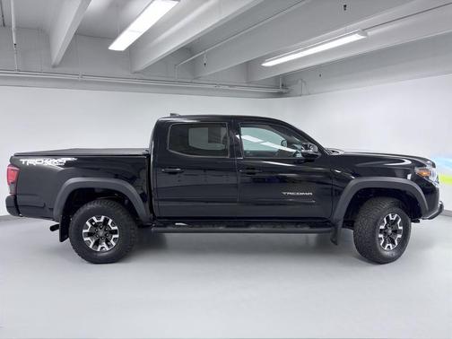 Midnight Black Metallic 2019 Toyota Tacoma TRD Off Road