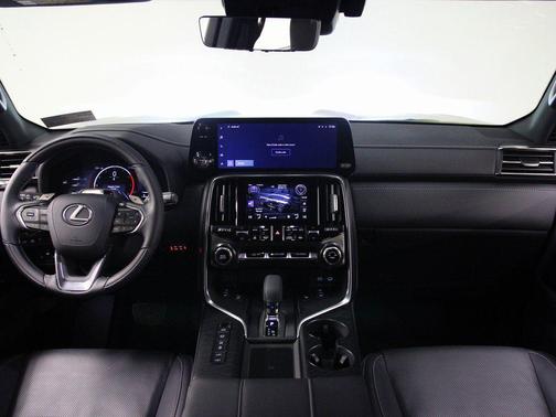 2025 Lexus LX 700h Luxury