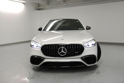 Moonlight White 2025 Mercedes-Benz AMG S 63 E 4MATIC