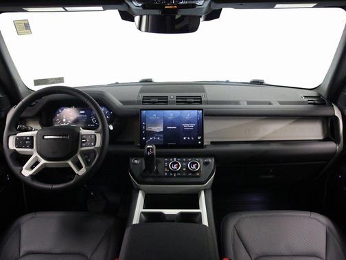 2025 Land Rover Defender 90 P400 X-Dynamic SE