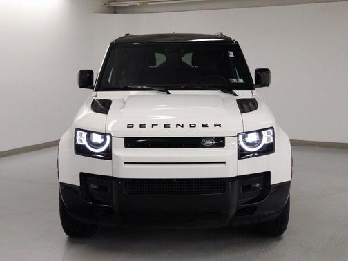 2025 Land Rover Defender 90 P400 X-Dynamic SE