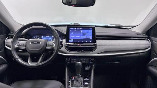 Diamond Black Crystal Pearlcoat 2022 Jeep Compass Latitude Lux