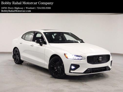 2024 Volvo S60 B5 Plus Black Edition