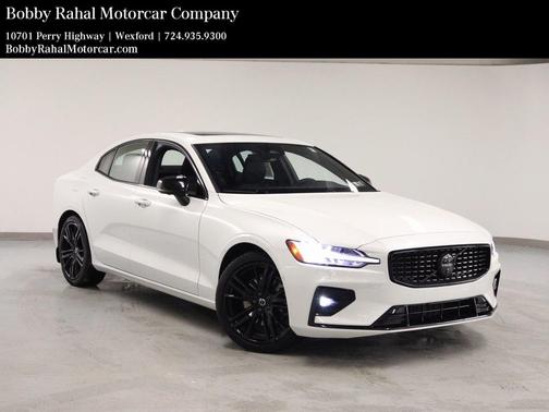 2024 Volvo S60 B5 Plus Black Edition