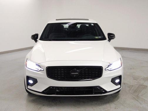 2024 Volvo S60 B5 Plus Black Edition