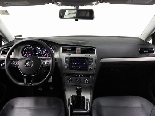 2015 Volkswagen Golf TDI SE 4-Door