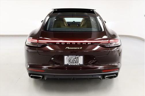 2022 Porsche Panamera E-Hybrid 4