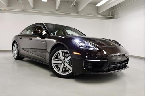 2022 Porsche Panamera E-Hybrid 4