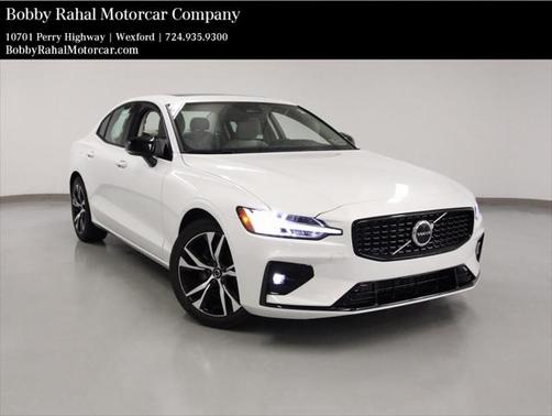 2024 Volvo S60 B5 Core Dark Theme