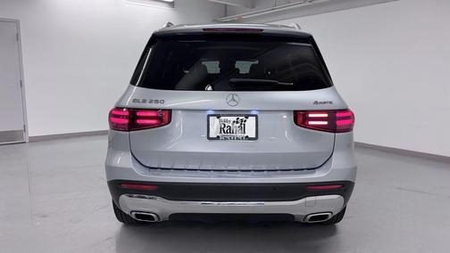 Cirrus Silver Metallic 2025 Mercedes-Benz GLB 250 4MATIC