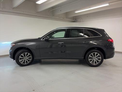 MANUFAKTUR Graphite Gray Magno 2024 Mercedes-Benz GLC 300 4MATIC
