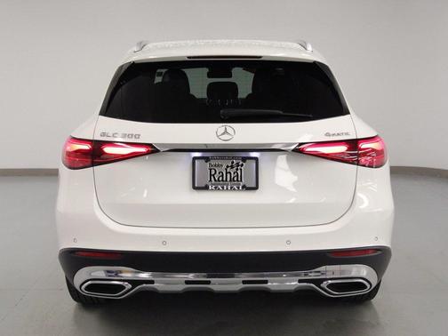 2025 Mercedes-Benz GLC 300 4MATIC