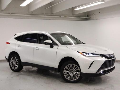 2023 Toyota Venza XLE