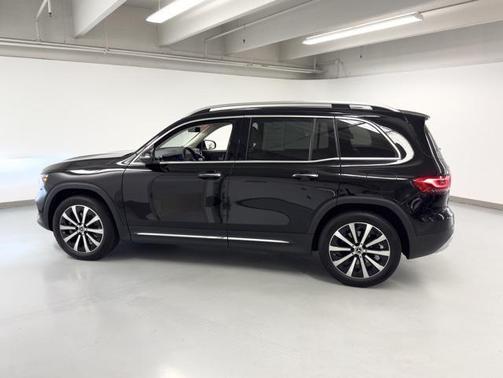 Night Black 2023 Mercedes-Benz GLB 250 4MATIC