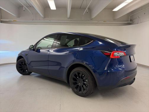 Deep Blue Metallic 2024 Tesla Model Y Long Range Dual Motor All-Wheel Drive