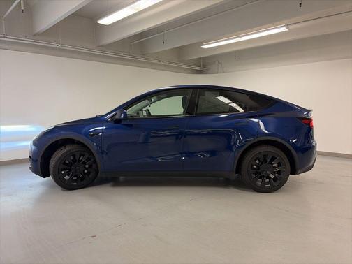 Deep Blue Metallic 2024 Tesla Model Y Long Range Dual Motor All-Wheel Drive