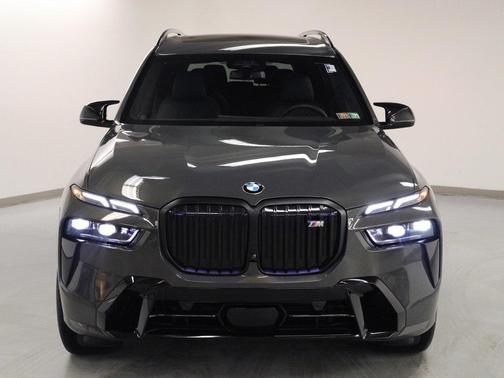 2025 BMW X7 M60i