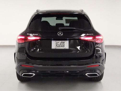 2026 Mercedes-Benz GLC 300 4MATIC
