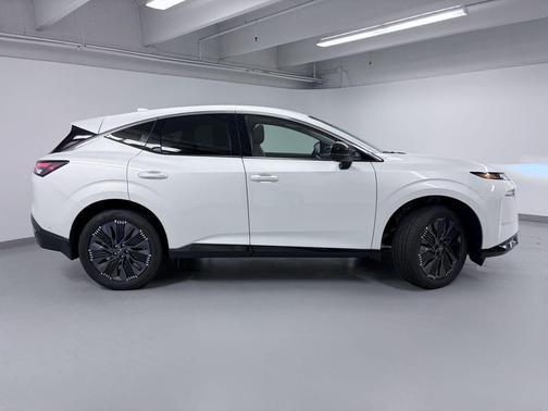 Everest White Pearl Tricoat 2025 Nissan Murano Platinum