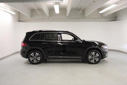 2025 Mercedes-Benz GLB 250 4MATIC