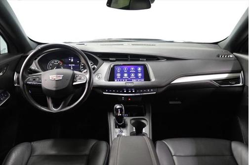 2022 Cadillac XT4 Premium Luxury