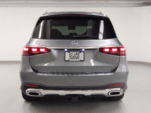 2026 Mercedes-Benz GLS 450 4MATIC