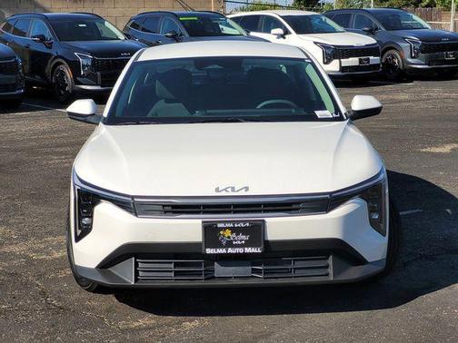 Snow White Pearl 2026 Kia K4 LXS