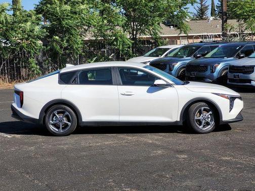 Snow White Pearl 2026 Kia K4 LXS