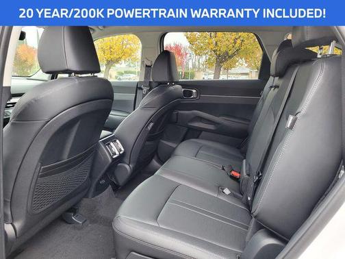 Glacial White Pearl 2026 Kia Sorento EX