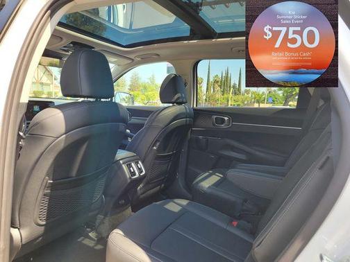 Snow White Pearl 2026 Kia Sorento Hybrid EX