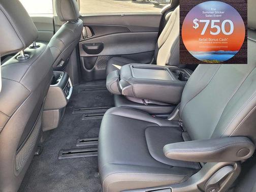 Aurora Black Pearl 2026 Kia Carnival Hybrid SX