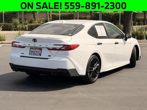Ice Cap 2025 Toyota Camry SE