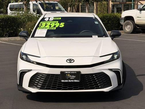 Ice Cap 2025 Toyota Camry SE
