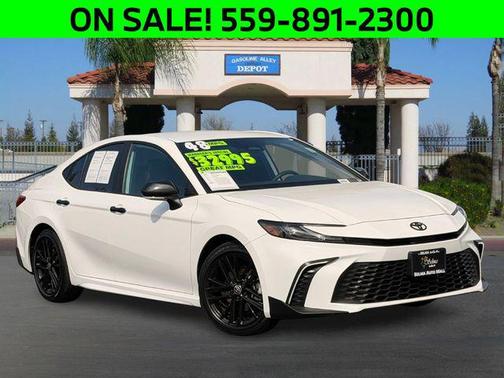 Ice Cap 2025 Toyota Camry SE