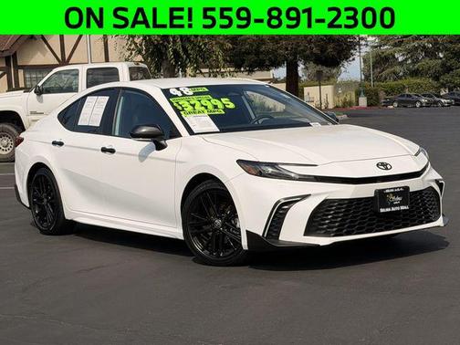 Ice Cap 2025 Toyota Camry SE