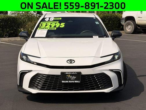 Ice Cap 2025 Toyota Camry SE