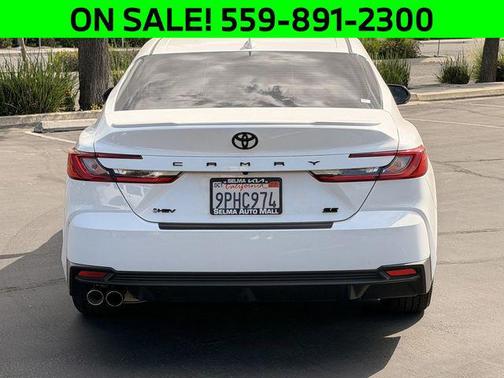 Ice Cap 2025 Toyota Camry SE