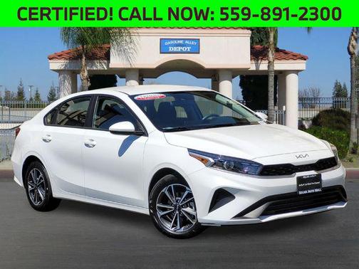 Snow White Pearl 2023 Kia Forte LXS