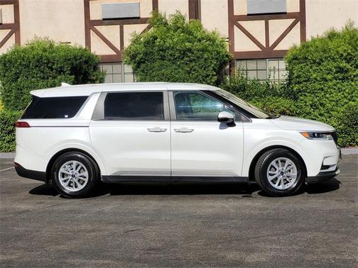 2022 Kia Carnival LXS