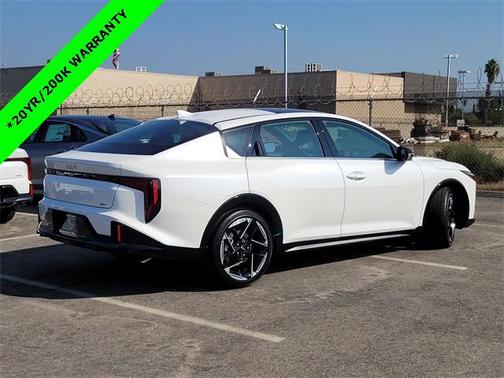 2025 Kia K4 GT-Line