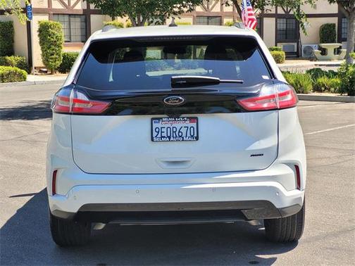 2022 Ford Edge SE