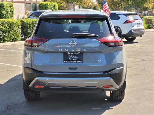2022 Nissan Rogue SL