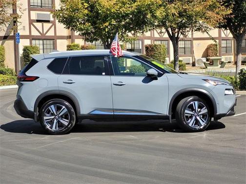 2022 Nissan Rogue SL