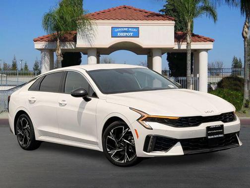 Snow White Pearl 2025 Kia K5 GT-Line