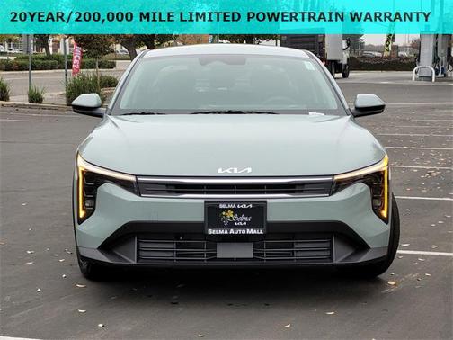 2025 Kia K4 LXS