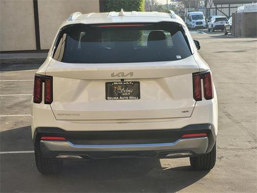 2024 Kia Sorento S