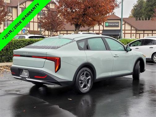 2025 Kia K4 LXS