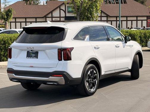 Glacial White Pearl 2026 Kia Sorento S