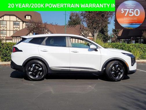 Glacial White Pearl 2026 Kia Sportage LX
